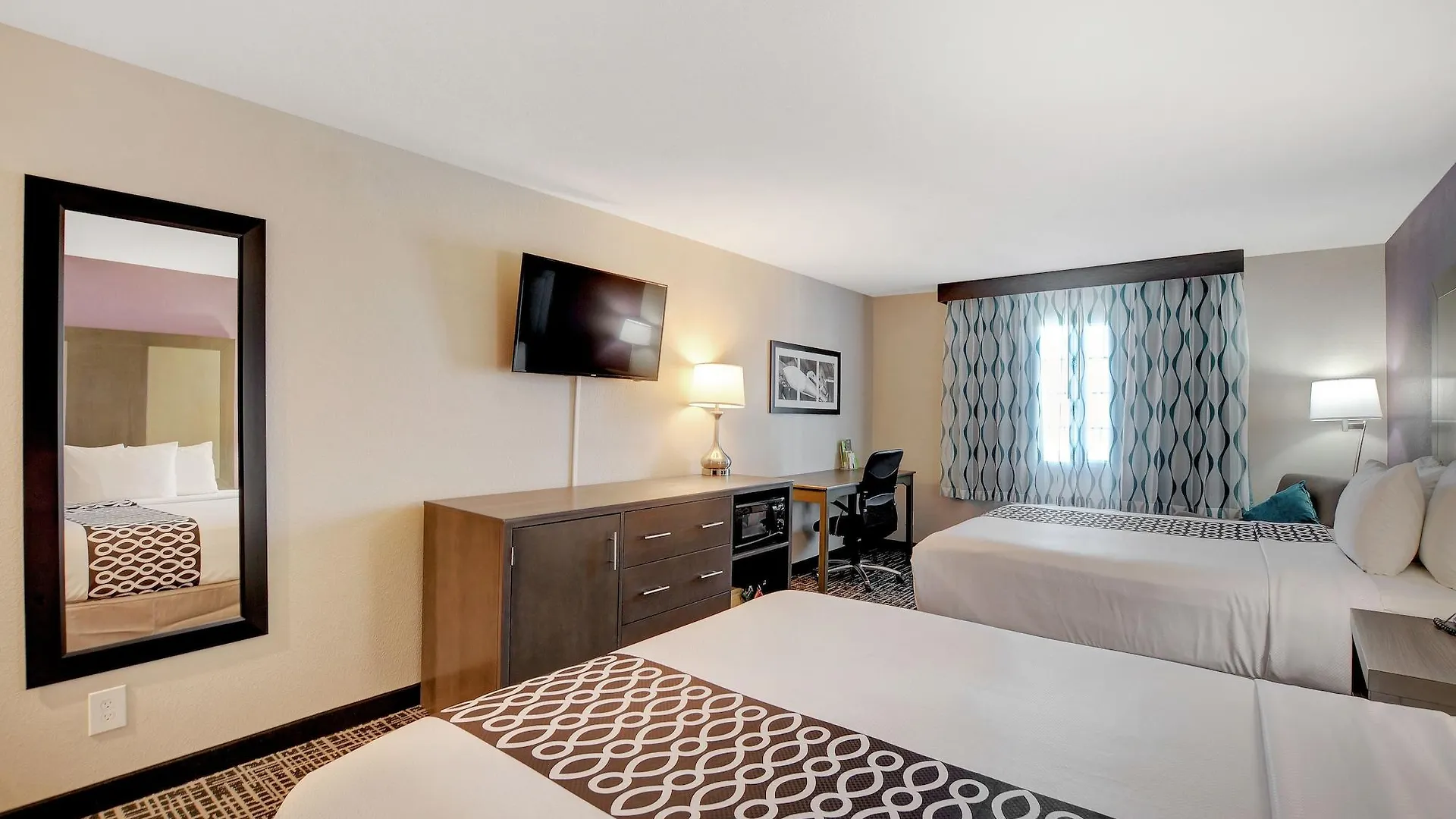*** Hotel La Quinta Inn & Suites By Wyndham Las Vegas Nellis United States